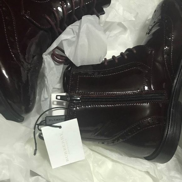Burberry youth boots size35 will fit womens5.0/5.5  in kids about a size3.5/4.0 - Picture 6 of 7